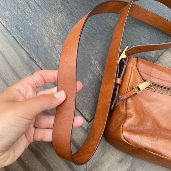 Fossil Maya Small Crossbody - Picture 5 of 10